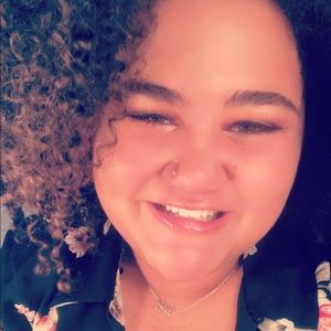 Meet your Posher, Carly